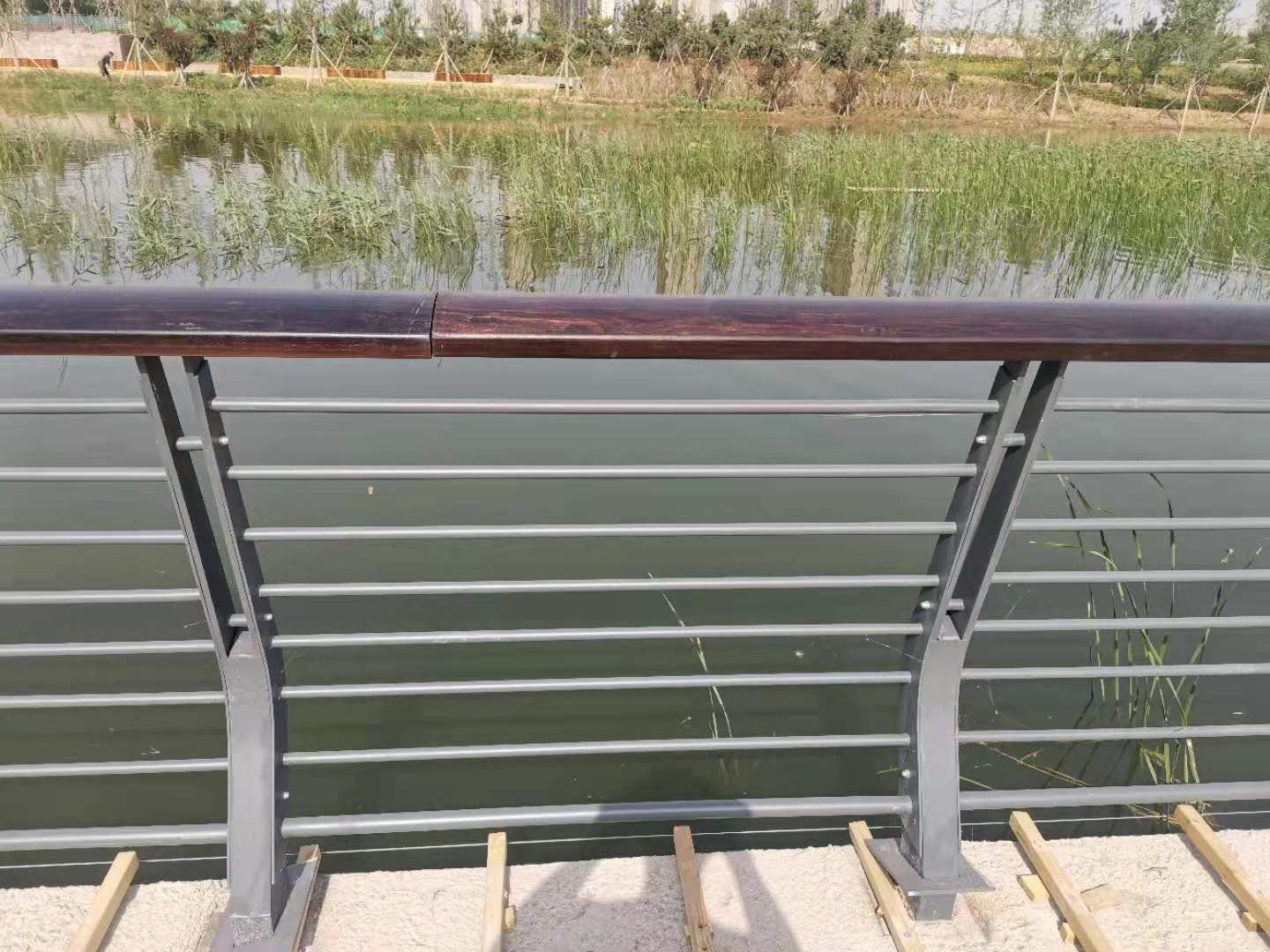 龙岩市桥梁防撞护栏桥梁防撞护栏 - 方案